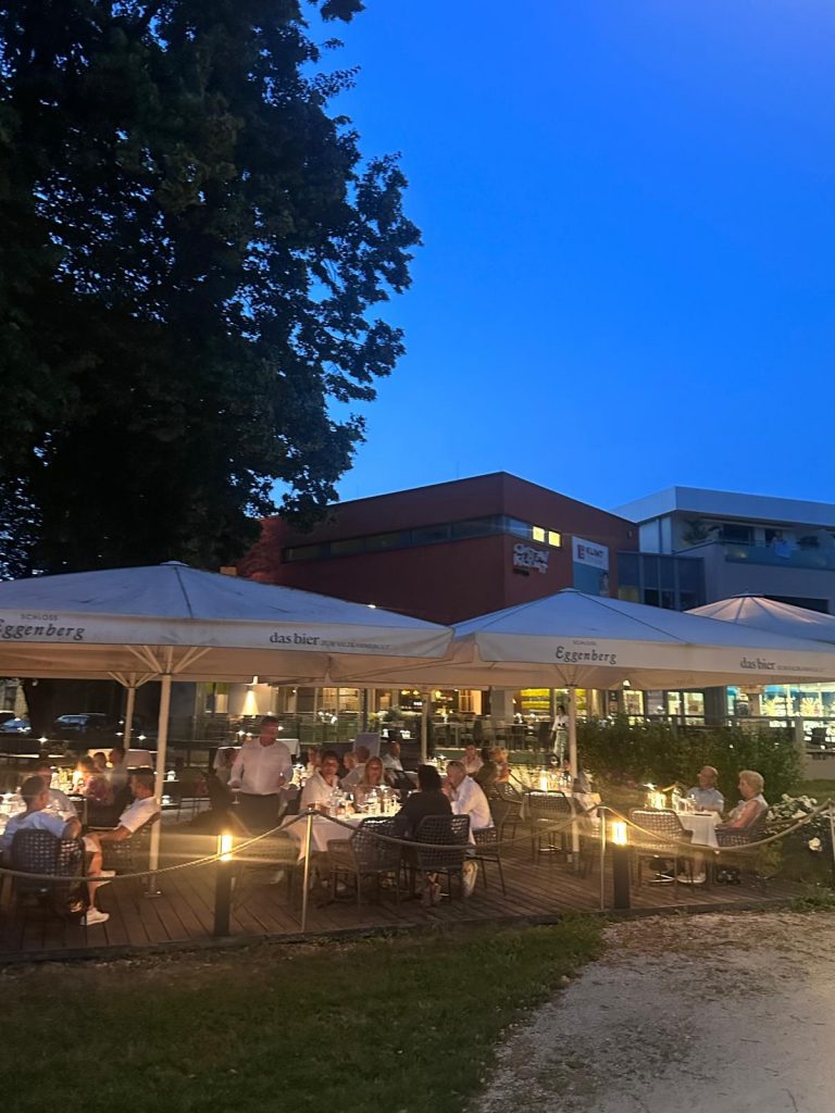 Terasse am Abend am Attersee
