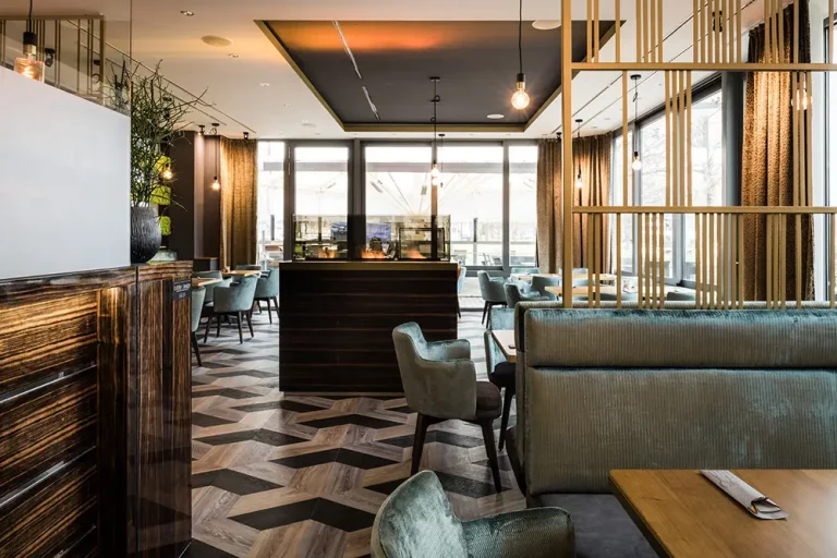 Ausblick auf Pavillon im Restaurant Das Klimt